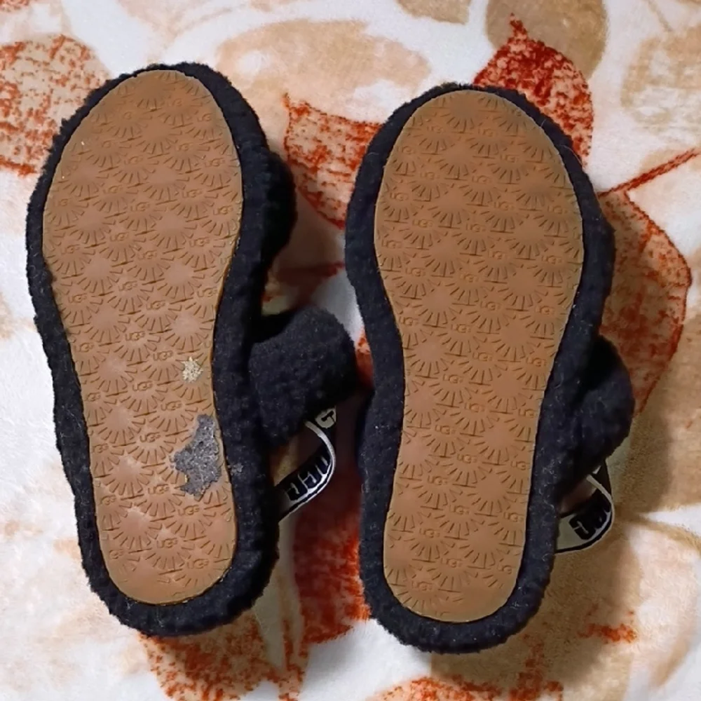 UGG Black Fuzzy For‎ Girls Size 4
